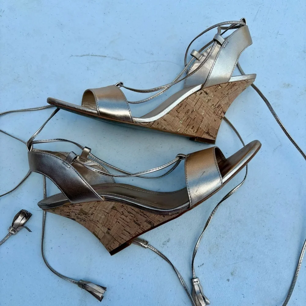 Lilly Pulitzer Aria Wedge Sandals Metallic Gold Cork Heels Size 8.5